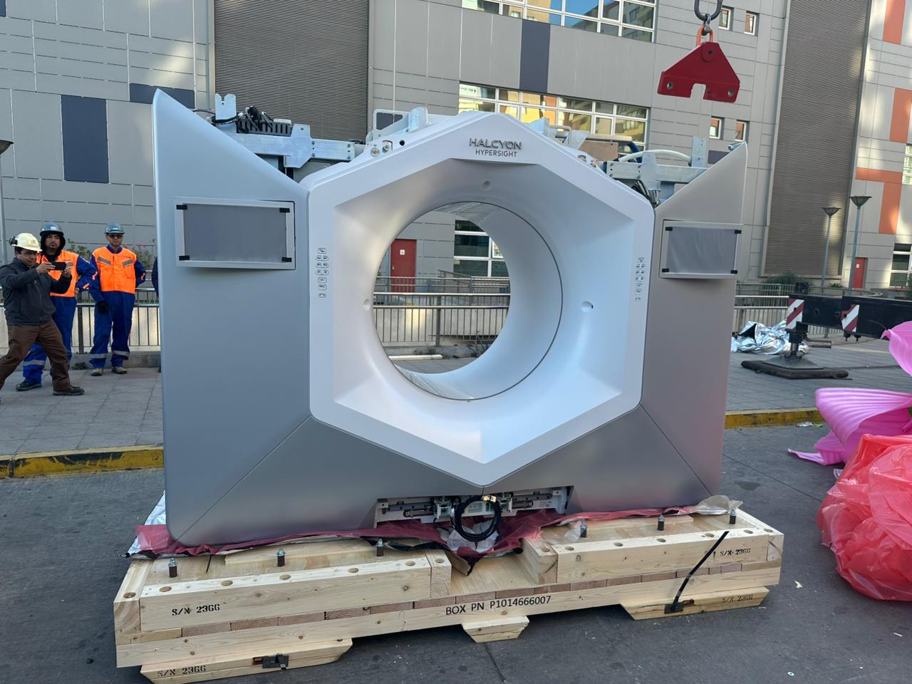 Instalación del equipo Halcyon en el Hospital Exequiel González Cortés